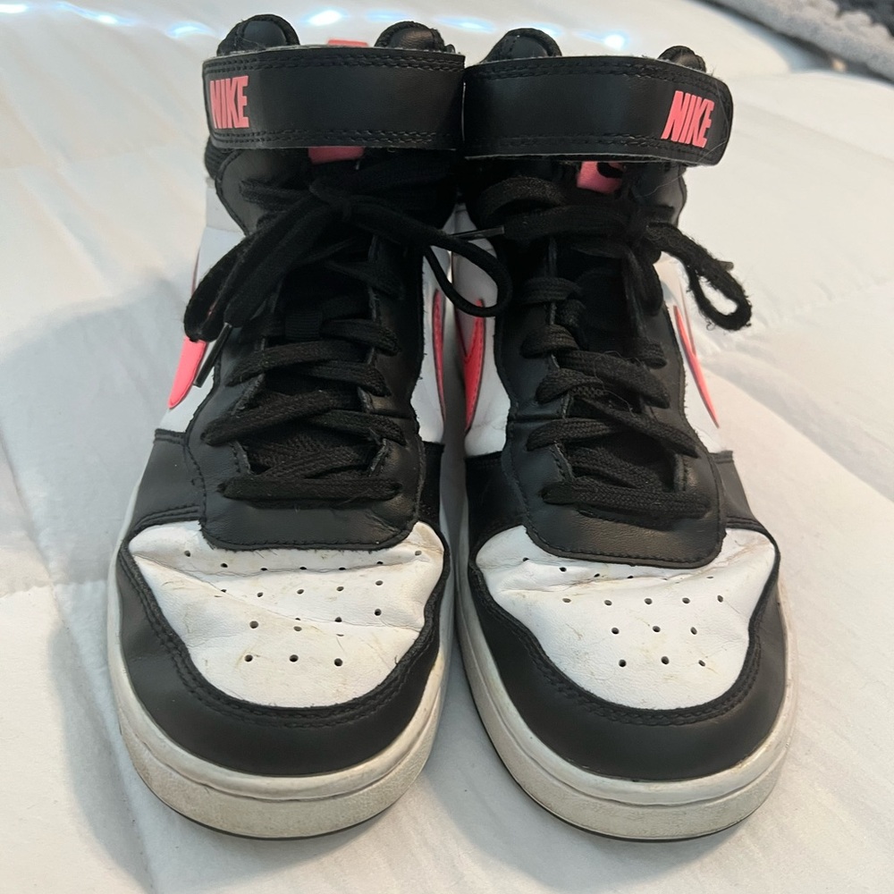 Nike Black and White Sneakers with Pink Highlights